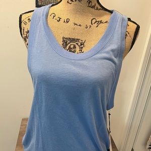 Alo Yoga - Pretty Blue T - Size M